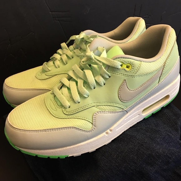 Men's Nike Air Max Essential - Picture 1 of 4